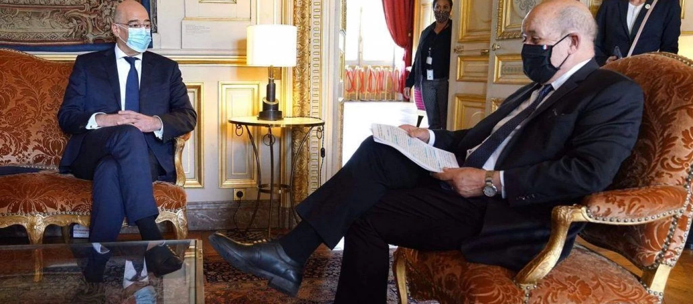 Με τον Γάλλο ΥΠΕΞ συναντήθηκε ο Νίκος Δένδιας - Οι τουρκικές προκλήσεις στο Συμβούλιο Εξωτερικών της ΕΕ (φώτο)